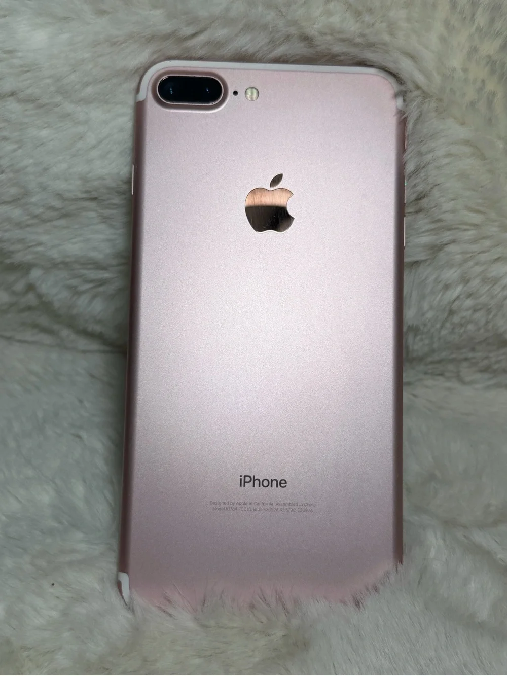 Apple iPhone 7 plus 128 Gb. please read